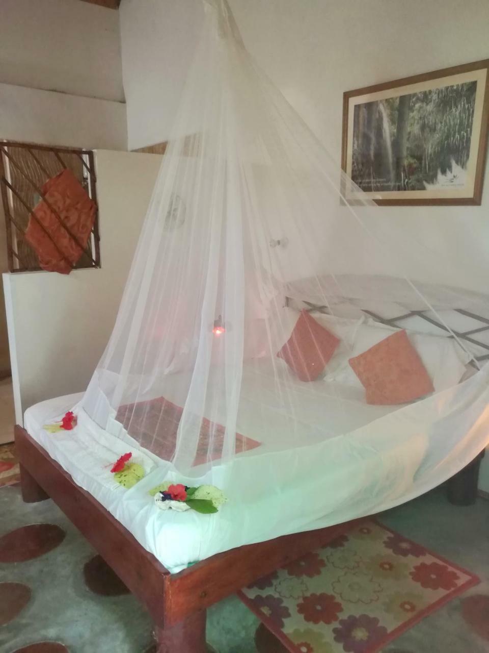 Coco Bay Villa เบเซนต์แอนน์ ภายนอก รูปภาพ